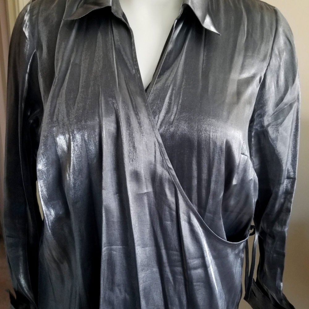 After 5 shimmering Silver blouse. Size 22/24. Venzia Jean's clothing